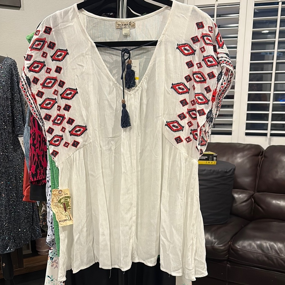 ONE WORLD Cream/Red/Blue Embroidered Blouse V-Neck